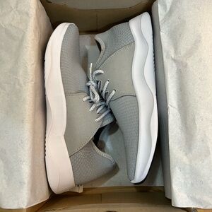 BNIB Vessi Everyday waterproof shoes